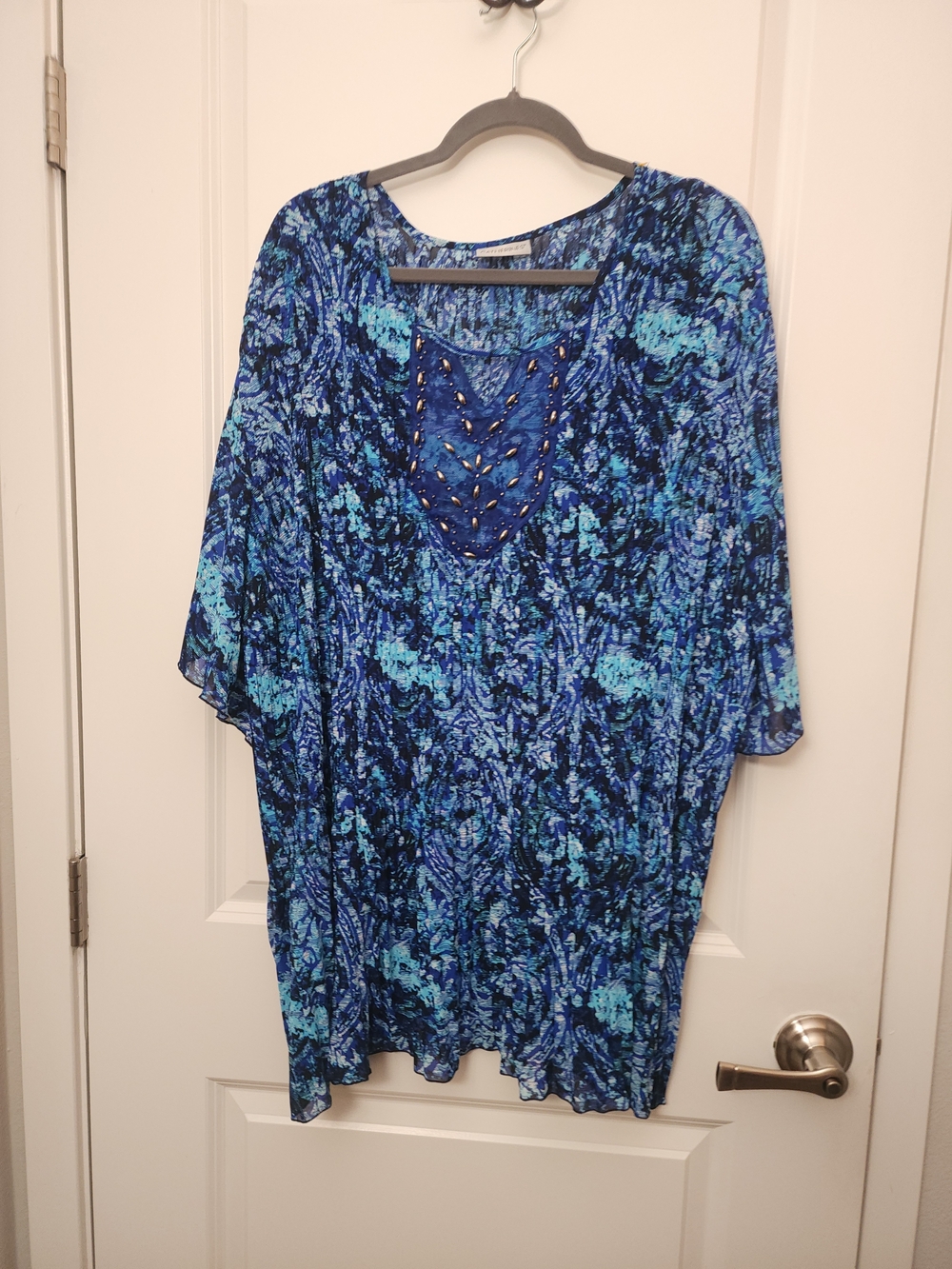 5/$30 Catherines Blue Multi-Patterned Tunic Top - Picture 3 of 6